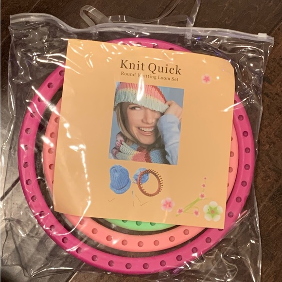 Loops & Threads Other Readaeer Round Knitting Looms Set Craft Kit